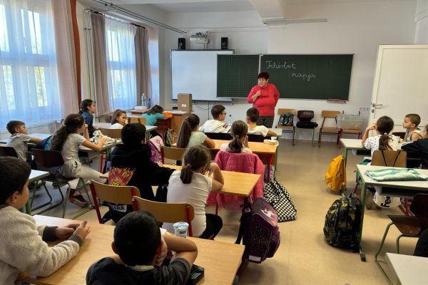 feherbot10A7620440-7343-6A55-96A7-C22A864F8731.jpg