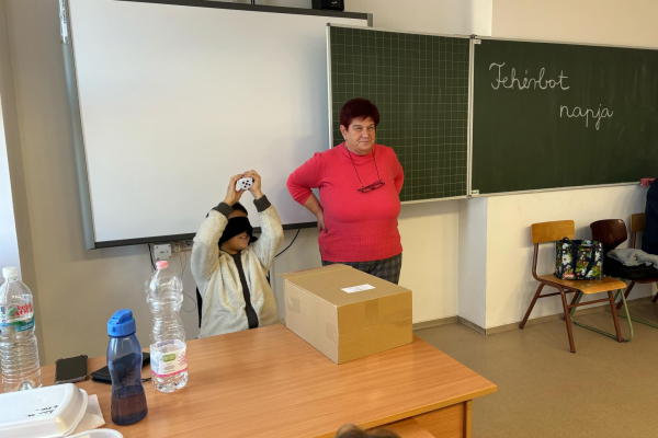 feherbot87DFDF283-1A28-A756-2285-5F3A09760FD3.jpg