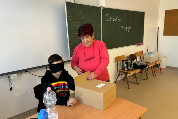 feherbot97CCBEB71-646C-9586-3961-0DE15E707DE7.jpg