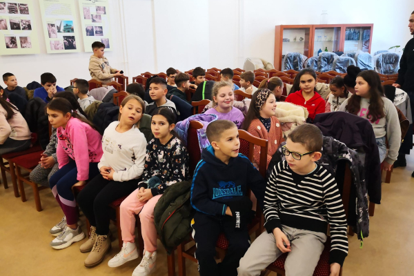 ciposdoboz8533B372-B0A6-398B-484D-77B3A877B04D.jpg