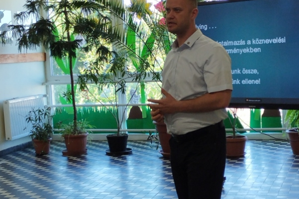 szuloi-prevencios-eloadas-2-602x8003528298E-A2A3-F662-207E-22D2738EAFBF.jpg
